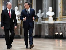 Emmanuel Macron Tidak Mau Test PCR,Khawatir DNA Nya Diambil