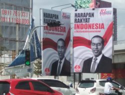 Jokowi: Kita Musti Taat Konstitusi, Penjilat: Pasang Baliho