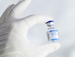 Presiden Jokowi Memerintahkan Untuk Segera Lakukan Percepatan Distribusi Vaksin Dosis Booster