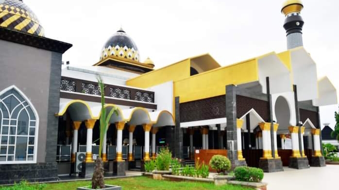 Pertama Kali Masjid Raya Baitul Izzaah Bengkulu Raih Juara III DMI Award 2022.
