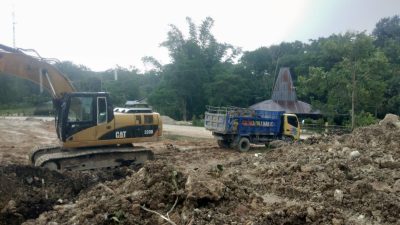 aktifitas galian tanah Sirtu yang ditindak oleh aparat, berlokasi di Desa Persiapan Padadalu Kecamatan Nggaha Ori Angu Kabupaten Sumba Timur NTT