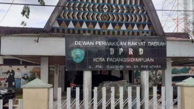Sekwan DPRD Padang Sidempuan Terus Menghindar Saat Dikonfirmasi, Ada Sesuatu Yang Disembunyikan?