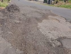 Masyarakat Resah Kondisi Jalan Desa Air Meles Atas Rawan Terjadi Kecelakaan
