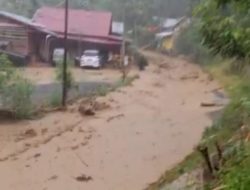 Jalan Desa Talang Ratu Lumpuh Total Karena Terjadinya Banjir Dan Longsor