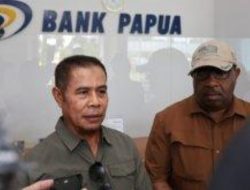 Serahkan VSAT Untuk Kabupaten Supiori, Rumasukun Ingin Cerdaskan Masyarakat Lewat Literasi Digital