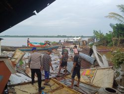 6 Bangunan Di Tembilahan Barat Dibawa Tanah Longsor