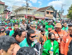 Kawal Aksi Damai, Kapolresta Yogyakarta Borong Cilok Untuk Ojol