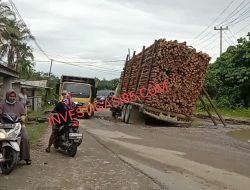 Jalan Berlobang Di Koto Sentajo Akhirnya Hampir Memakan Korban