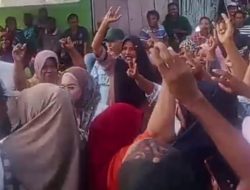 Ratusan Kaum Perempuan Pengagum Gadis Kerumuni Kampanye Paslon Bupati Buru BASIS