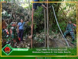 Satgas TMMD 122 Bersama Masyarakat Lakukan Pengeboran Mata Air Di Desa Goeng