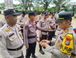 Kapolsek Kempas Mendadak Cek Ponsel Seluruh Personilnya, Ada Apa ?