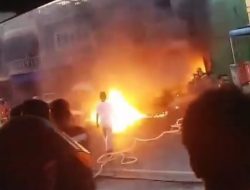 Kebakaran Melanda Rumah Toko Di Kawasan Baran