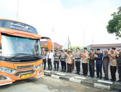 Ikuti Jambore Karhutla Di Siak, Kapolres Dan Forkopimda Lepas Kontingen Pramuka Kwarcab Inhu