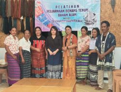 Jejak Warna dari Perbatasan: Menenun Harapan dari Tanah Sumba ke Belu