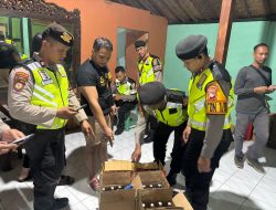 Laksanakan Patroli Malam, Ditsamapta Polda DIY Amankan 83 Botol Berbagai Macam Miras Di Mantrijeron