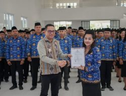 Wakil Bupati Belu Serahkan SK kepada 356 PPPK Tahap Pertama 2024
