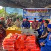 Satpolairud Polres Karimun Bagikan Life Jacket Kepada Nelayan