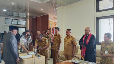 Bupati TTS Lantik Kembali Tiga Kepala Desa, Fokus pada Kerja Sama dan Pengentasan Kemiskinan