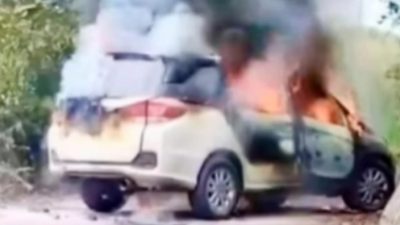 1 Unit Mobil Honda Mobilio Terbakar Di Parit 23, Yang Mengakibatkan Pengendara Dan Penumpang Alami Luka Bakar
