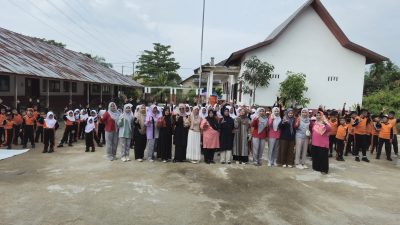 Tingkatkan Minat Baca: Komunitas Read Aloud Tembilahan Dan RBM Sinar Kreasi Gandeng Bunda Literasi Kelurahan Gelar Baca Nyaring Dan Lapak Baca Di SDN 011 Pekan Arba
